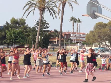 Zumba a les platges cubelles 2017