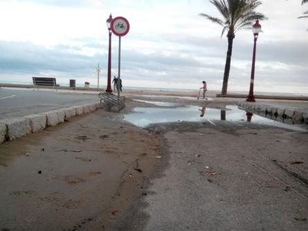 Passeig marítim després de la llevantada 031115 (2)